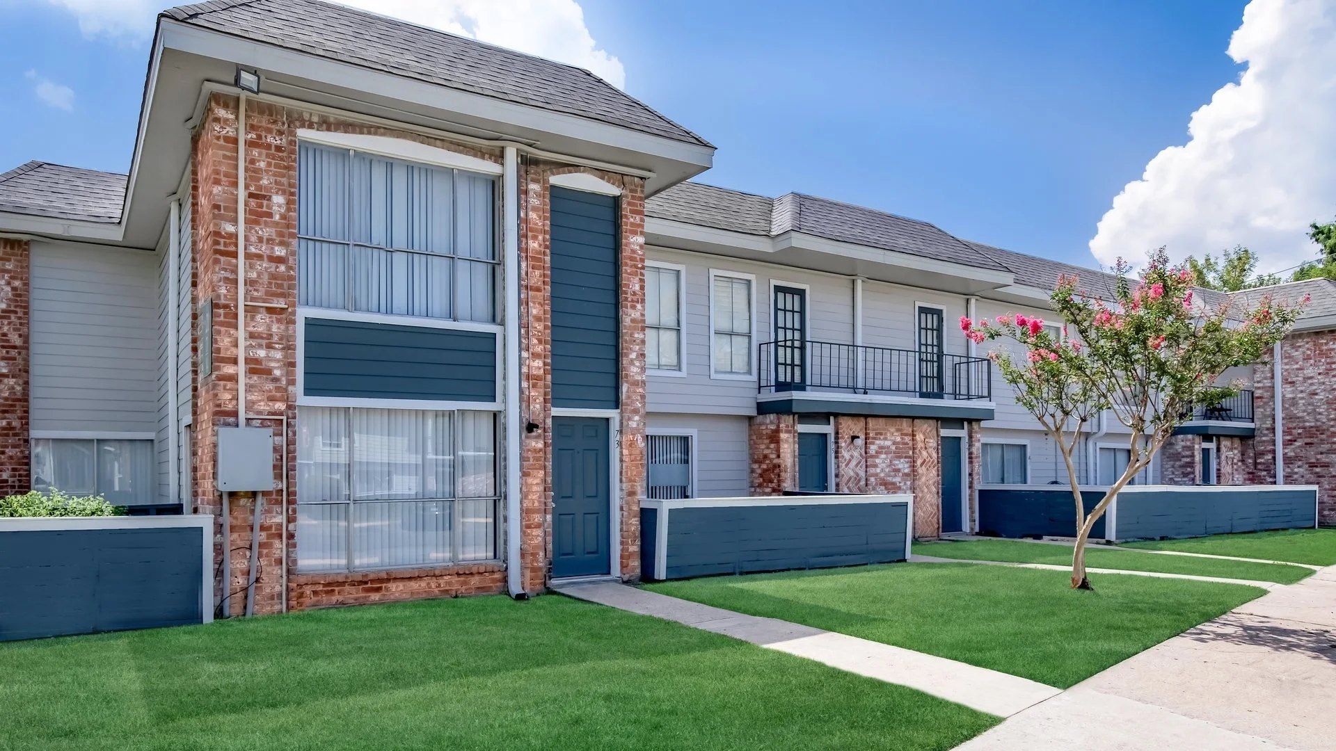 Apartment buildings at Lakeside Forest