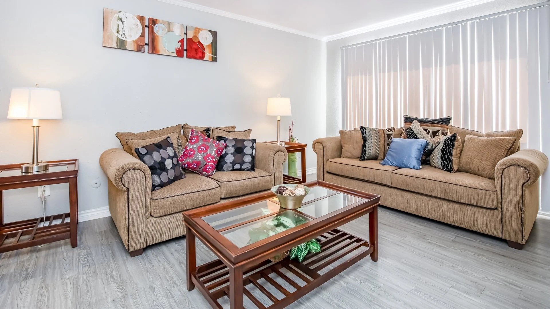 A living room at Lakeside Forest